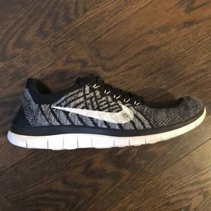 Nike Free 4.0 Sneakers